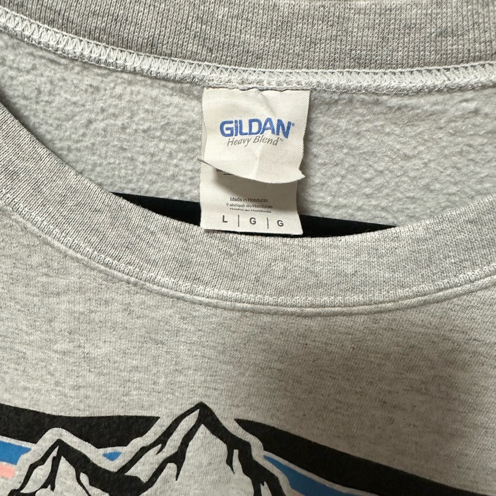 Alpha Sigma Tau Crewneck - Picture 4 of 4